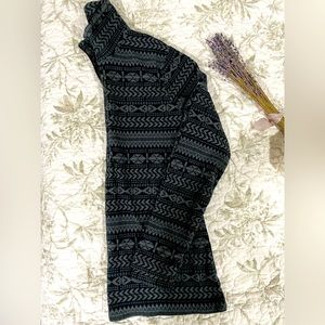 Columbia fleece quarter zip. Aztec print perfect for spending your day outdoors.